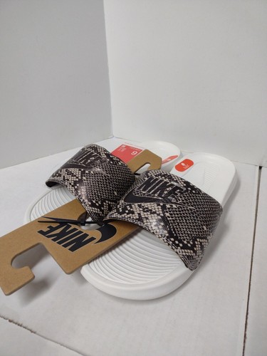 6 Nike Victori One stampate Desert Sand Summit da donna bianco nero CN9676 007