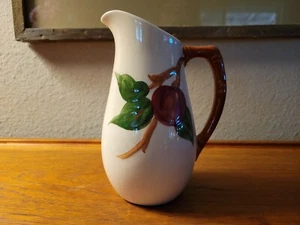 Franciscan 🍎APPLE🍎 Syrup Pitcher - 1 Pint - 6 1/2" Tall - USA - Imagen 1 de 4