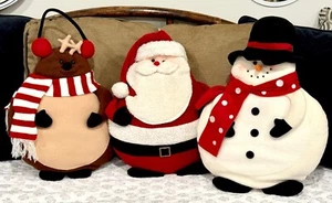 Juego de 3 Acogedoras Almohadas Personaje Navidad De Colección - Papá Noel, Reno y Muñeco de Nieve 18" - Imagen 1 de 19