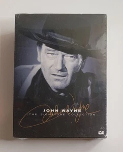 John Wayne: The Signature Collection (4-Disc DVD Set, 2004) Factory Sealed - Foto 1 di 2