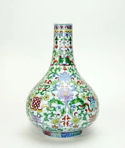 VASO CINESE QING QIANLONG MK FIORE DOUCAI CORPO DI PERA PORCELLANA - Foto 1 di 6