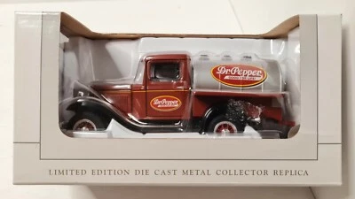 Spec Cast '32 Ford Tanker Dr. Pepper - Image 1 of 4