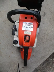 Vintage STIHL 032AV Chainsaw - Picture 1 of 5