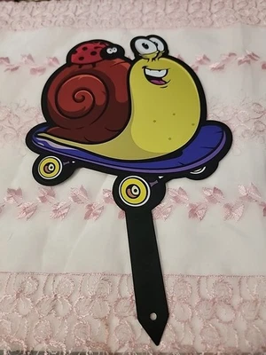 Estaca de jardín de caracoles 11 3/8 de alto 7 1/2 de ancho. Happy Cow Foto 1 de 4