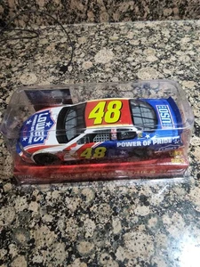 Campeones de carreras Jimmie Johnson #48 Lowes Power of Pride 2003 fundido a presión 1:24 - Imagen 1 de 6