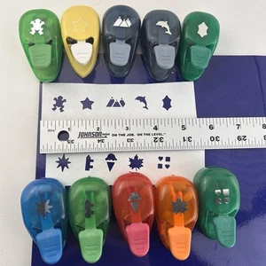 EK Success piccoli punzoni di carta lotto di 10 rana stella delfino foglia gelato L10 - Foto 1 di 11