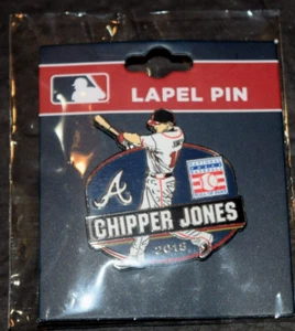 CHIPPER JONES, 2018 Baseball Hall of Fame Induction Enamel Lapel Pin, Brand New - Picture 1 of 3