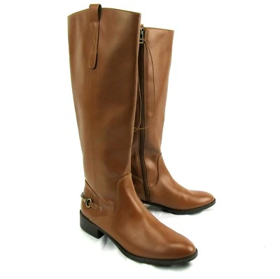 Bota de montar Sam Libby alta hasta la rodilla imitación cuero cremallera completa tacón bajo marrón Foto 1 de 4