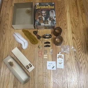 Vintage 1975 MB Vincent Price Horror SCHRUMPFKOPF APFEL SKULPTUR KIT Box - Bild 1 von 23