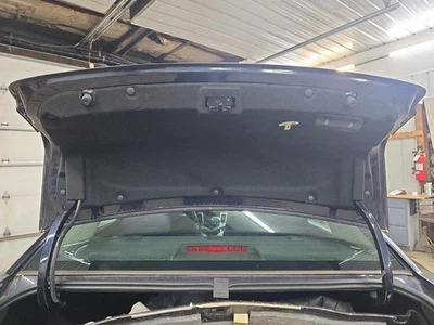 Used Deck Lid fits: 2014 Chevrolet Cruze w/o spoiler w/o rear view camera Grade Foto 1 de 4