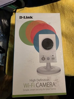 D-Link DCS2132LES WiFi Indoor HD Camera with Motion Sensor - White - Image 1 of 4
