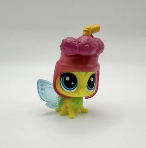 Hasbro Littlest Pet Shop LPS Cooler Crew Thirsty Pets 4-175 Strawberry Butterfly - Picture 1 of 6