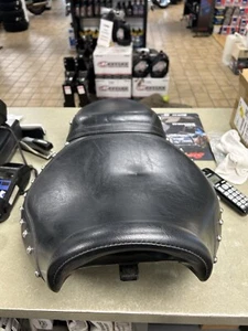 Kawasaki Seat Vulcan 900 Classic 06-11 Custom 07-11 Studded OEM EUC Clean - Picture 1 of 1