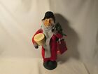 Byers Choice Retired 2003 Portly Man With Cheese Wreath And Gift Bag