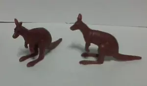 BULK LOT VINTAGE KANGAROO ANIMAL TOYS - MADE IN SINGAPORE VERY GOOD CONDITION - Picture 1 of 6