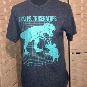 Place Boy youth Size 14 T-Rex VS Triceratops In Grey Green Logo - Picture 1 of 9