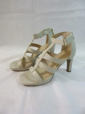 ADRIENNE VITTADINI 米色 Gordi 绑带 8.5 露趾踝带后拉链高跟鞋 — 第 1/4 张图片