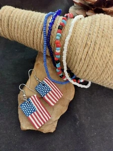 Patriotische flache Ohrringe & passendes 4er-Set Samen Perlen Knöchelarmbänder - Bild 1 von 3