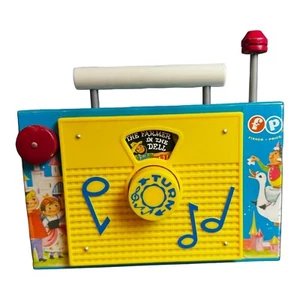 Fisher Price Toys TV RADIO - The Farmer in the Dell working music box 2009 - Picture 1 of 5