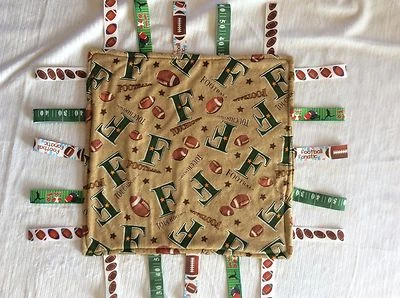 Manta de seguridad Baby Tag balones de fútbol con tela marrón Minky ultrasuave en la parte posterior Foto 1 de 2