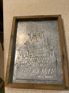 "Walt Disney Acero ""Happy Place Welcome"" Marco de Madera 9"" x 12"" Decoración de Pared - Imagen 1 de 3