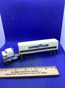 1987 Road Champs Goodyear Semi Tractor Trailer Kenworth T600A White Ho Scale - Picture 1 of 5