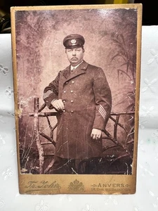 Zwei alte Fotografien eines Kapitän und seiner Crew - Bild 1 von 7