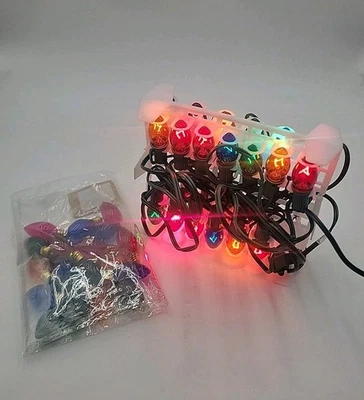 Christmas Lights 25 - C7 Bulbs String to String Green Cord With 19 Extra Bulbs - Image 1 of 4