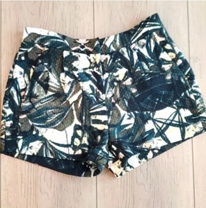 Women's H&M High Rise Elegant Jungle Pattern Shorts Size 34/4 - Picture 1 of 4