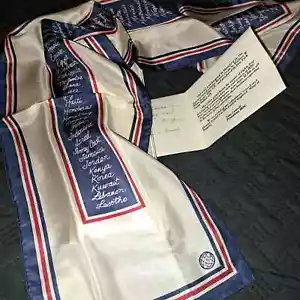 Sciarpa Chelsea International Mondiali Nuova con etichette - da collezione con scatola e lettera - Foto 1 di 9
