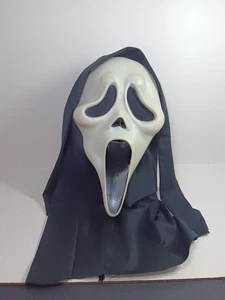 Maschera Urlo Pasqua Unlimited Hood Glow in Dark Ghost Face Halloween usata anni 90 - Foto 1 di 6