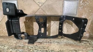 1997-1999 Cadillac Deville Left Driver's Side Headlight Head Lamp Light Bracket - Picture 1 of 15