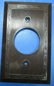 Leviton Brown Ribbed Deco Single Outlet Round Cover Plate - Picture 1 of 2