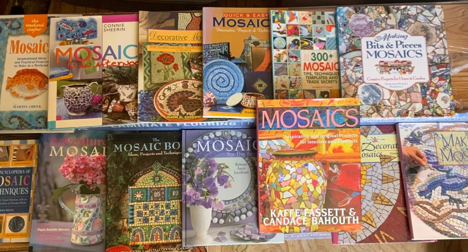 15 hardcover and softcover books on the craft of mosaic making.   - Image 1 of 4