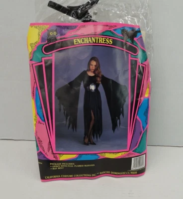 Custome de Halloween adolescente encantadora Foto 1 de 4