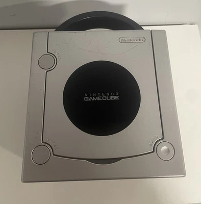 Nintendo GameCube Silver Console -Parts/Repair - Image 1 of 4