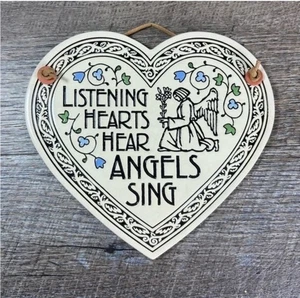 Spooner Creek Designs Tonfliese Herz Wandhänger Michael Macone "Angels Sing" - Bild 1 von 5