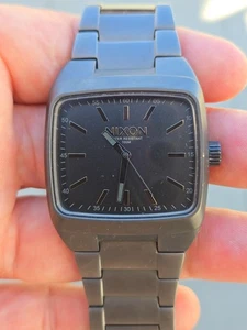Nixon Show Don't Tell The Manual Gunmetal Quartz Uhr Neu Batt. Neuwertiger Zustand 6,75" - Bild 1 von 9