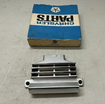 Chrysler Newport 1964 NOS capó puerta pestillo acceso parrilla Town and Country Wagon 64 Foto 1 de 2