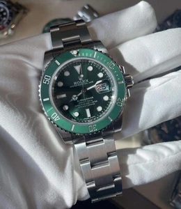 Rolex Submariner "HULK" Green 40mm 116610LV ( 2020 ) - Picture 1 of 9