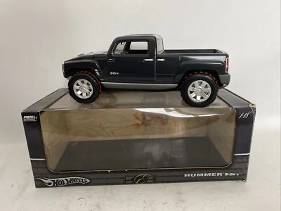 Hot Wheels 1:18 Scale BLACK & SILVER 2004 HUMMER H3T Pre-owned. Excellent Cond. - Image 1 of 4