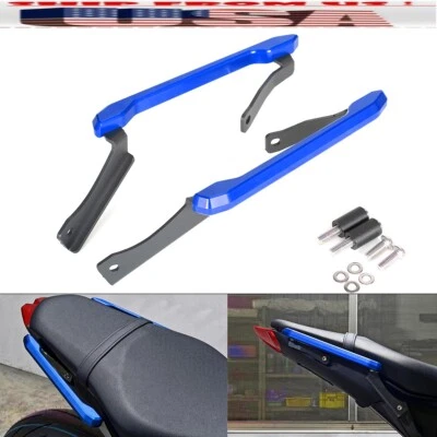 Barra de agarre de asiento de pasajero trasero azul EE. UU. para Yamaha MT-09 MT09 SP 2021-2023 Foto 1 de 4