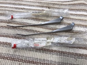 OEM Toyota FJ40 FJ45 Land Cruiser 1972-1974 Wiper Arm Pair NOS - Foto 1 di 5