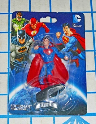 Figura Monograma DC Comics Superman 2-1/2 pulgadas Sobre Base Coleccionable Sin usar, en caja Foto 1 de 3
