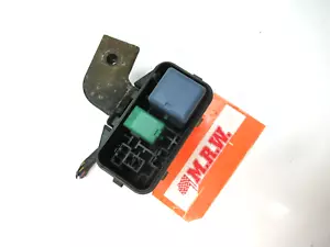 FUSE BOX BLOCK POWER RELAY 88263-21010 88263-32070 01 02 03 04 05 TOYOTA RAV4 - Picture 1 of 11