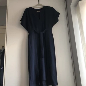 Dress - Picture 1 of 4