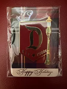 RARE NIB 2023 DISNEYLAND VIP TOUR HAPPY HOLIDAYS COLLECTIBLE PIN - Picture 1 of 2