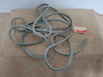 NOS TOYOTA トヨタ VENTANA TRASERA TIRA METEOROLÓGICA TOYOPET CORONA CORONA CORONA # 64832 – 90010 Foto 1 de 4