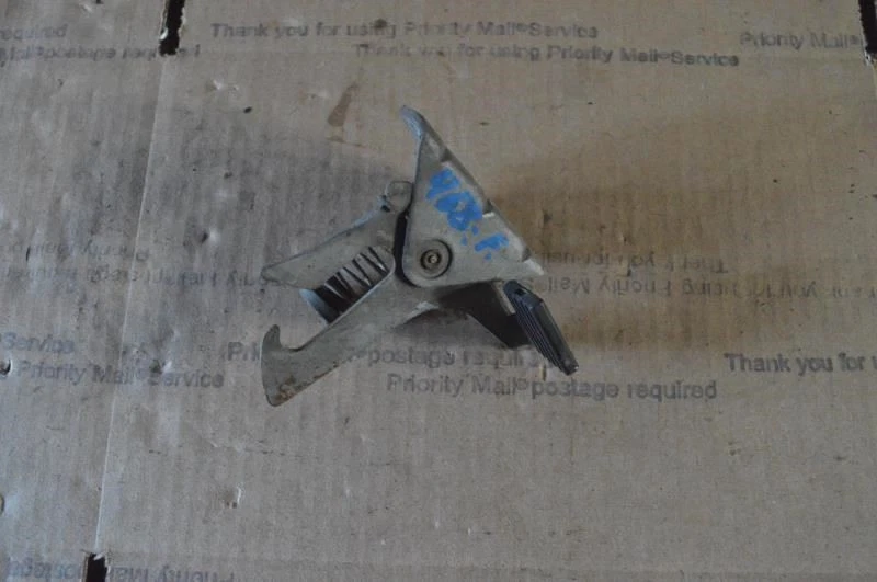 Volvo V70 2005 2006 2007 capó pestillo anillo delantero Foto 1 de 4