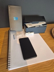 Samsung Galaxy S9 SM-G960 - 64GB - Midnight Black (Dual-SIM) mit OVP - Bild 1 von 5